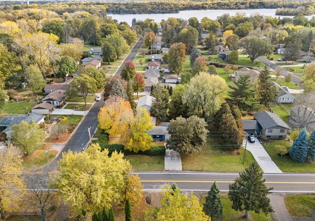 Photo 4 of Single family home for sale at 1936 Grant Rd, Saint Paul, MN 55112 | MLS# 7159114 | Listing updated on 2026-10-22