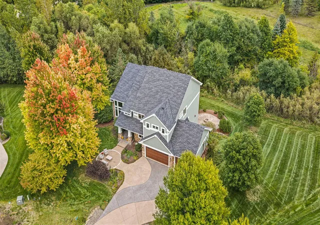 Photo 1 of Single family home for sale at 21761 Pine Tree Cir, Lakeville, MN 55044 | MLS# 7159119 | Listing updated on 2026-10-29