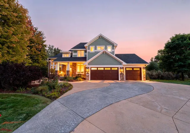 Photo 2 of Single family home for sale at 21761 Pine Tree Cir, Lakeville, MN 55044 | MLS# 7159119 | Listing updated on 2026-10-14