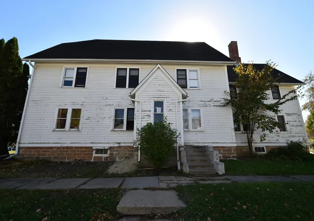 Photo 3 of Multi family home for sale at 417 W 2nd Street, Zumbrota, MN 55992 | MLS# 7159120 | Listing updated on 2026-10-14