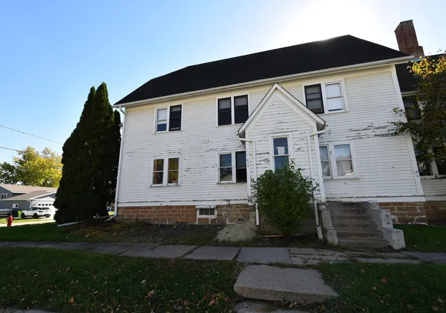 Photo 3 of House for sale at 417 W 2nd Street, Zumbrota, MN 55992 | MLS# 7159120 | Listing updated on 2026-10-14