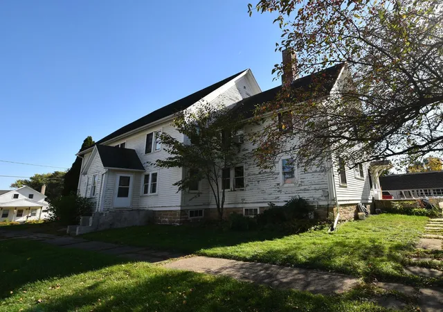 Photo 4 of House for sale at 417 W 2nd Street, Zumbrota, MN 55992 | MLS# 7159120 | Listing updated on 2026-10-14
