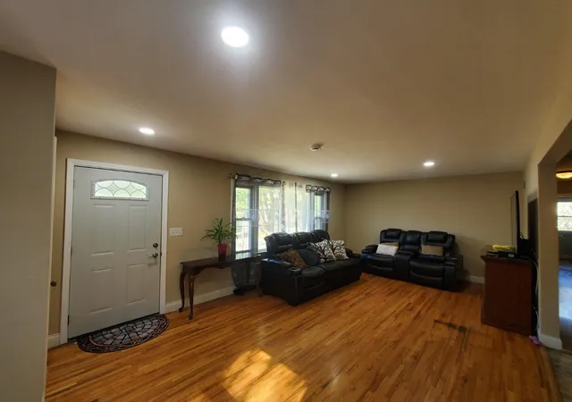 Photo 4 of Single family home for sale at 103 5th Avenue SW, Faribault, MN 55021 | MLS# 7159122 | Listing updated on 2026-10-14