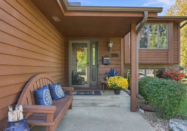 Photo 2 of Single family home for sale at 10116 Pleasant Ave S, Minneapolis, MN 55420 | MLS# 7159138 | Listing updated on 2026-10-29