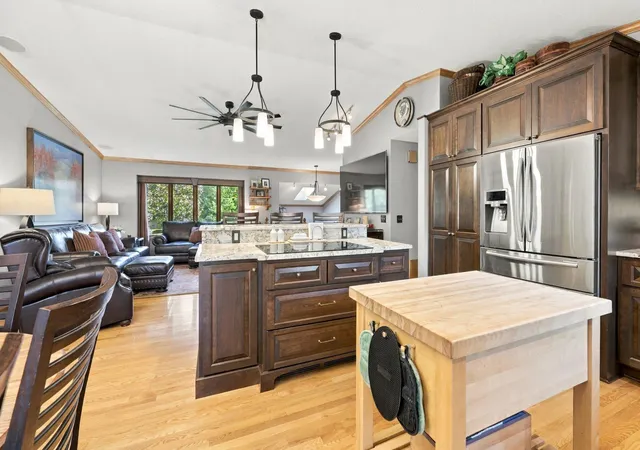 Photo 4 of Single family home for sale at 10116 Pleasant Ave S, Minneapolis, MN 55420 | MLS# 7159138 | Listing updated on 2026-10-29