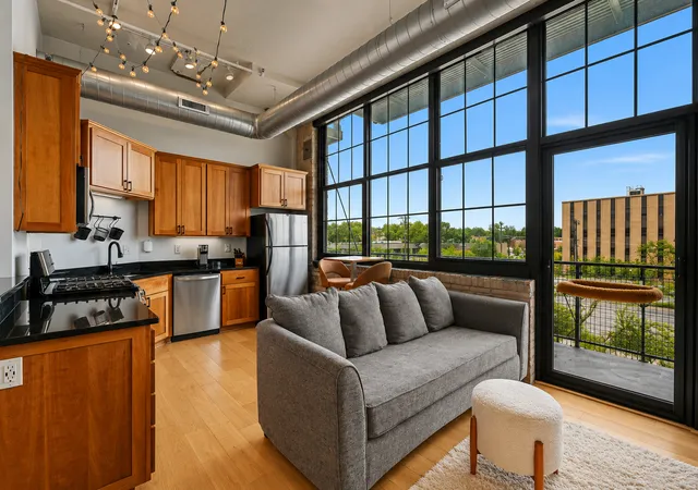 Photo 3 of Condo for sale at 1901 E Hennepin Ave #306, Minneapolis, MN 55413 | MLS# 7159146 | Listing updated on 2026-10-14