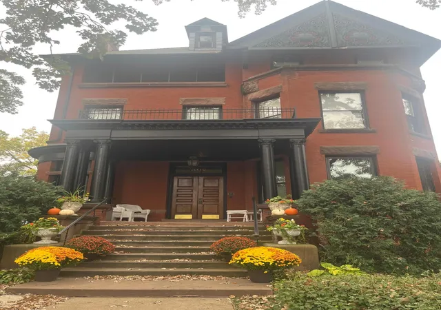 Photo 4 of Condo for sale at 302 Summit Ave #D, Saint Paul, MN 55102 | MLS# 7159152 | Listing updated on 2026-10-28
