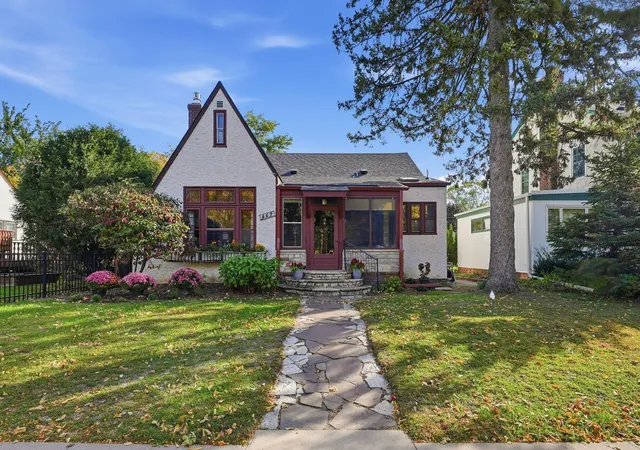 Photo 1 of Single family home for sale at 442 Mount Curv Blvd, Saint Paul, MN 55105 | MLS# 7159156 | Listing updated on 2026-10-21
