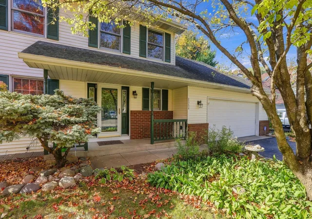 Photo 3 of Single family home for sale at 2354 Heights Ave E, Saint Paul, MN 55119 | MLS# 7159167 | Listing updated on 2026-10-16