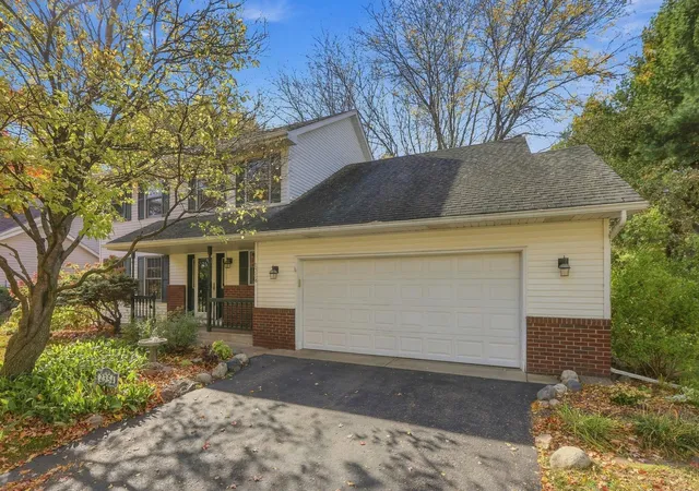 Photo 3 of Single family home for sale at 2354 Heights Ave E, Saint Paul, MN 55119 | MLS# 7159167 | Listing updated on 2026-10-16