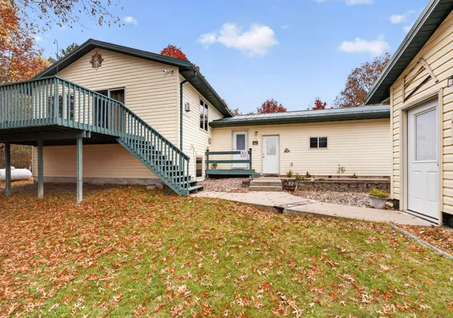 Photo 3 of Single family home for sale at 642 Ctr Point Ct Nw, Bemidji, MN 56601 | MLS# 7159204 | Listing updated on 2026-10-21