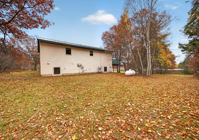 Photo 3 of Single family home for sale at 642 Ctr Point Ct NW, Bemidji, MN 56601 | MLS# 7159204 | Listing updated on 2026-10-21