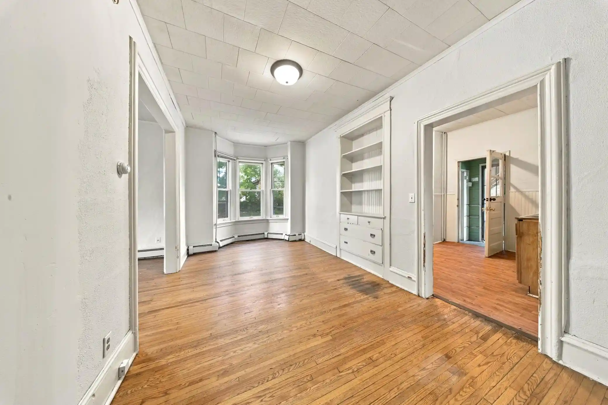 Listing Photo 2 - Condo for sale in 696 5th St E located at 696 5th St E, Saint Paul, MN 55106 - Unit 696 5th Street E
