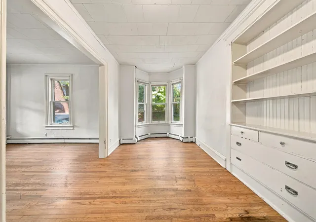 Listing Photo 5 - Condo for sale in building located at 696 5th St E, Saint Paul, MN 55106