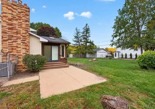 Photo 3 of Single family home for sale at 162 Emerson Ave W, Saint Paul, MN 55118 | MLS# 7159214 | Listing updated on 2026-10-14