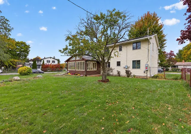 Photo 3 of Single family home for sale at 162 Emerson Ave W, Saint Paul, MN 55118 | MLS# 7159214 | Listing updated on 2026-10-14