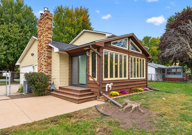 Photo 4 of Single family home for sale at 162 Emerson Ave W, Saint Paul, MN 55118 | MLS# 7159214 | Listing updated on 2026-10-14