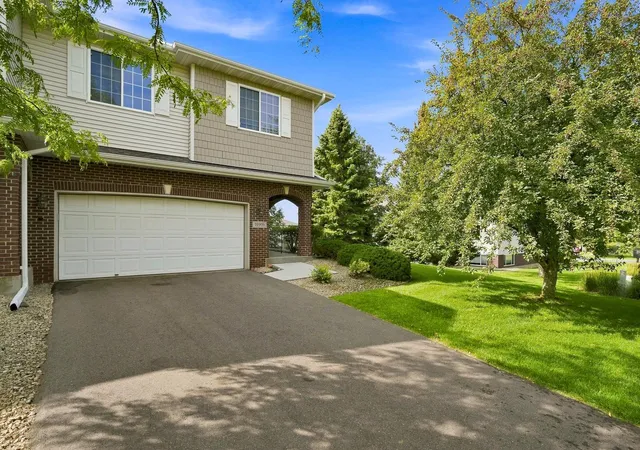 Photo 1 of Single family home for sale at 18906 Inlet Rd, Lakeville, MN 55044 | MLS# 7159215 | Listing updated on 2026-10-21