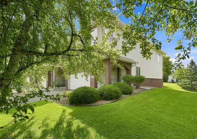 Photo 3 of Single family home for sale at 18906 Inlet Rd, Lakeville, MN 55044 | MLS# 7159215 | Listing updated on 2026-10-21