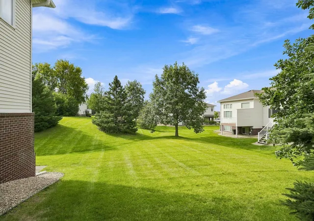 Photo 4 of Single family home for sale at 18906 Inlet Rd, Lakeville, MN 55044 | MLS# 7159215 | Listing updated on 2026-10-21