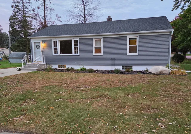 Photo 2 of Single family home for sale at 302 W Main St, Brownsdale, MN 55918 | MLS# 7159223 | Listing updated on 2026-10-14