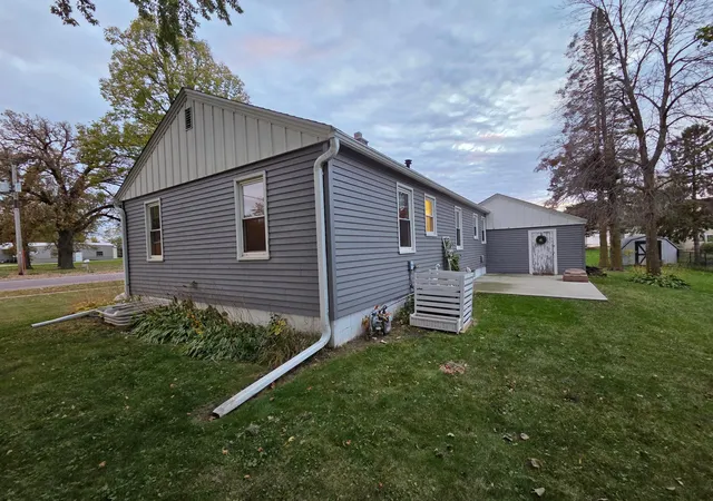 Photo 41 of Single family home for sale at 302 W Main St, Brownsdale, MN 55918 | MLS# 7159223 | Listing updated on 2026-10-14