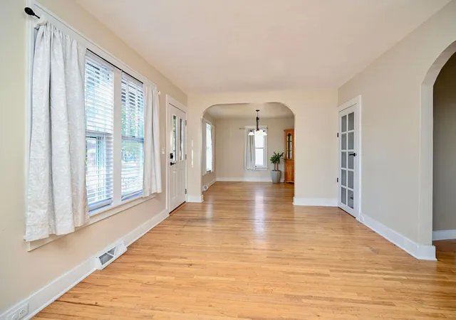 Photo 3 of Single family home for sale at 610 W Belleview St, Winona, MN 55987 | MLS# 7159224 | Listing updated on 2026-10-23