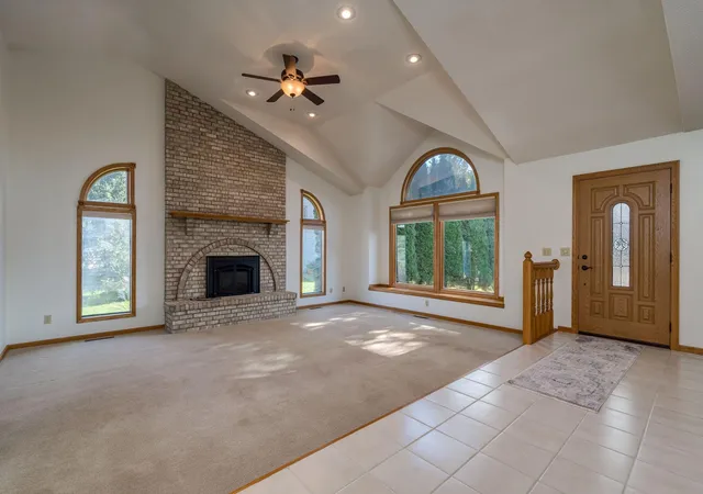 Photo 2 of Single family home for sale at 104 Wadsworth Dr, Mankato, MN 56001 | MLS# 7159226 | Listing updated on 2026-10-23