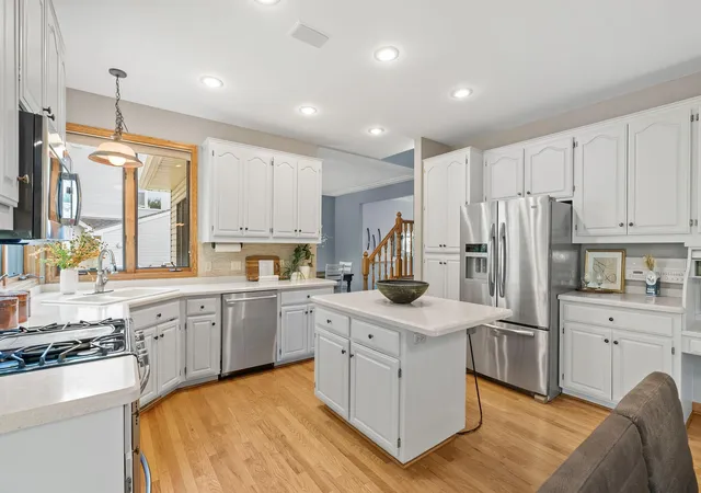 Photo 3 of Single family home for sale at 8441 W Lake Dr, Chanhassen, MN 55317 | MLS# 7159228 | Listing updated on 2026-10-23
