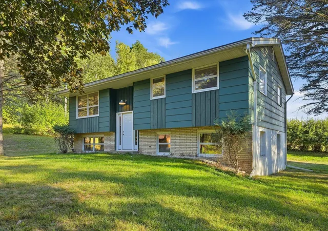 Photo 2 of Single family home for sale at 13925 44th Street S, Afton, MN 55001 | MLS# 7159239 | Listing updated on 2026-10-21