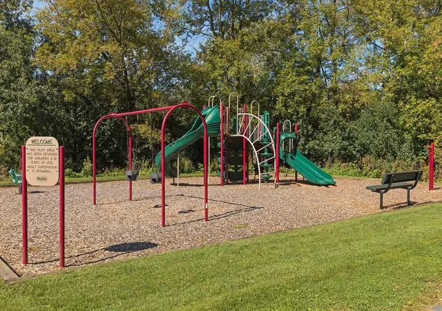 Photo 33 of Single family home for sale at 6941 Edenvale Blvd, Eden Prairie, MN 55346 | MLS# 7159253 | Listing updated on 2026-10-22