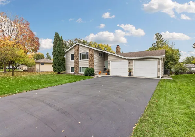 Photo 2 of Single family home for sale at 1858 Turquoise Trl, Saint Paul, MN 55122 | MLS# 7159256 | Listing updated on 2026-10-22