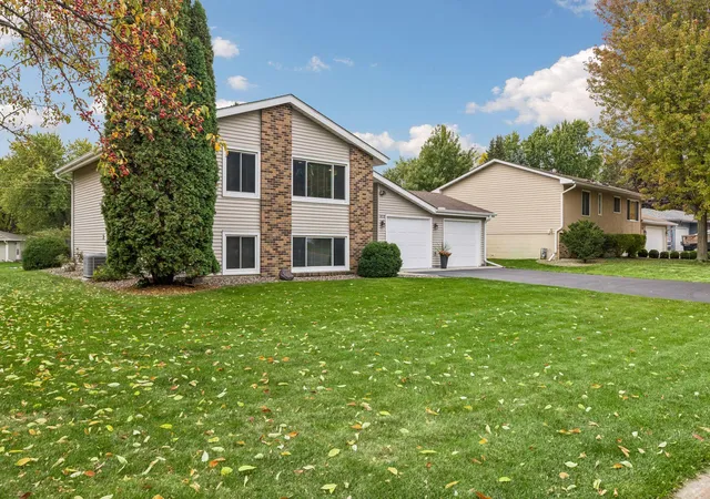 Photo 3 of Single family home for sale at 1858 Turquoise Trl, Saint Paul, MN 55122 | MLS# 7159256 | Listing updated on 2026-10-22