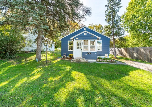 Photo 1 of Single family home for sale at 810 E Junius Ave, Fergus Falls, MN 56537 | MLS# 7159259 | Listing updated on 2026-10-19