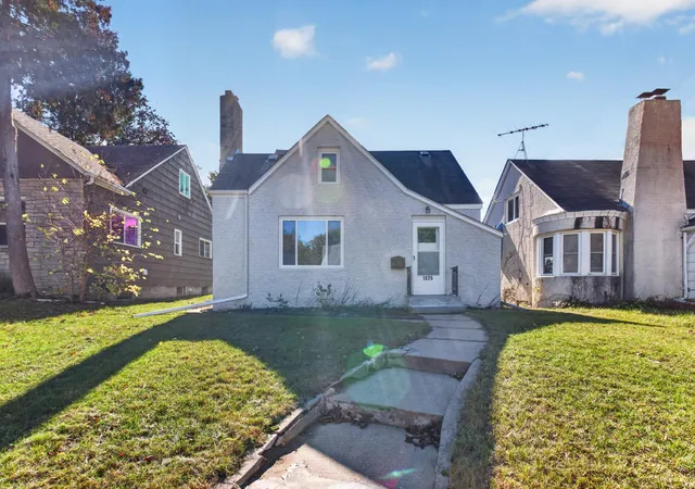 Photo 1 of Single family home for sale at 1626 Minnehaha Ave E, Saint Paul, MN 55106 | MLS# 7159261 | Listing updated on 2026-10-22