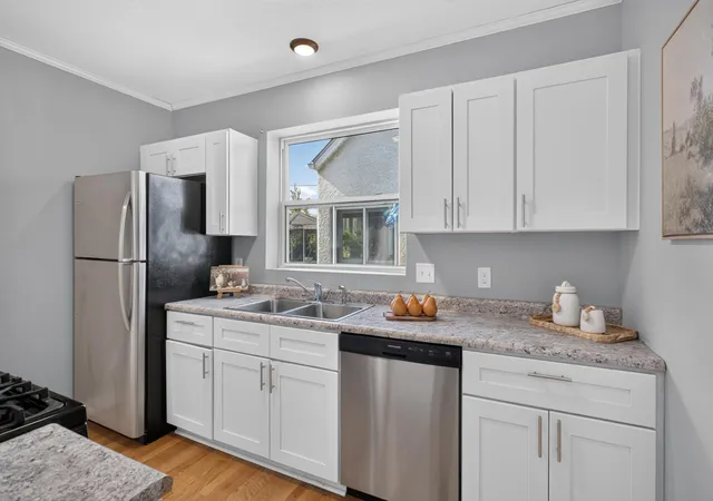 Photo 4 of Single family home for sale at 1626 Minnehaha Ave E, Saint Paul, MN 55106 | MLS# 7159261 | Listing updated on 2026-10-22