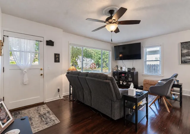 Photo 2 of Single family home for sale at 547 E Main St, Owatonna, MN 55060 | MLS# 7159266 | Listing updated on 2026-10-14