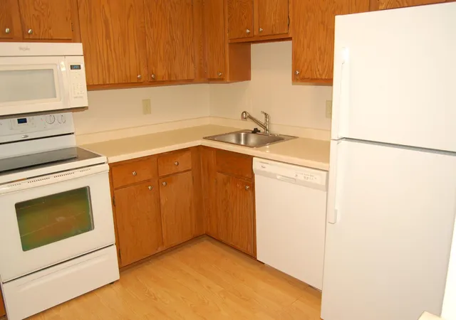 Photo 4 of Condo for sale at 1887 Silver Bell Rd #219, Saint Paul, MN 55122 | MLS# 7159277 | Listing updated on 2026-10-14
