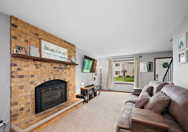 Photo 3 of Single family home for sale at 1521 Clemson Dr #B, Saint Paul, MN 55122 | MLS# 7159284 | Listing updated on 2026-10-23