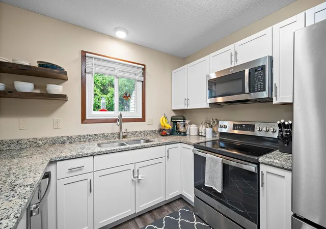Photo 4 of Single family home for sale at 1521 Clemson Dr #B, Saint Paul, MN 55122 | MLS# 7159284 | Listing updated on 2026-10-23