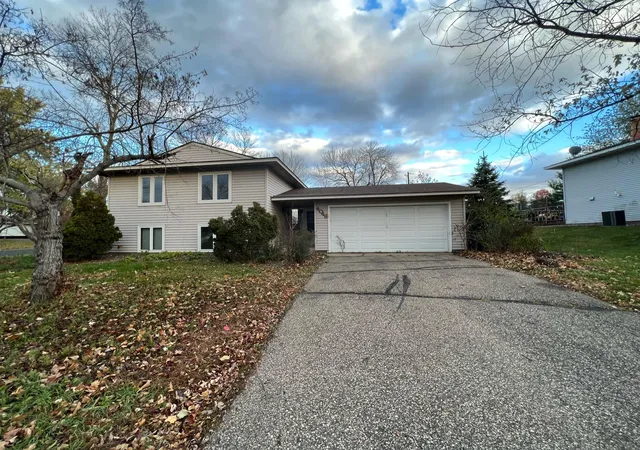Single family home for sale at 4048 Halite Ln, Saint Paul, MN 55122 | MLS# 7159299