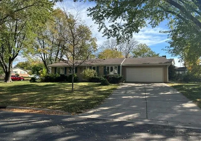 Photo 1 of Single family home for sale at 3301 Selkirk Dr, Burnsville, MN 55337 | MLS# 7159329 | Listing updated on 2026-10-21