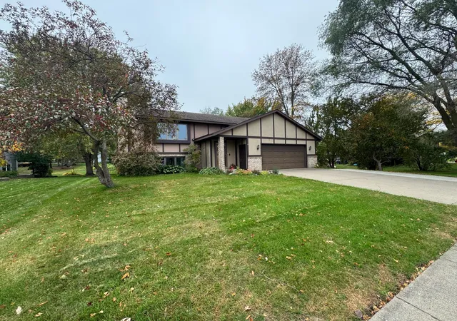 Photo 1 of Single family home for sale at 902 4th Avenue NE, Little Falls, MN 56345 | MLS# 7159342 | Listing updated on 2026-10-14