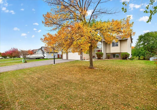 Photo 3 of Single family home for sale at 318 Karen Ln, Big Lake, MN 55309 | MLS# 7159346 | Listing updated on 2026-10-23