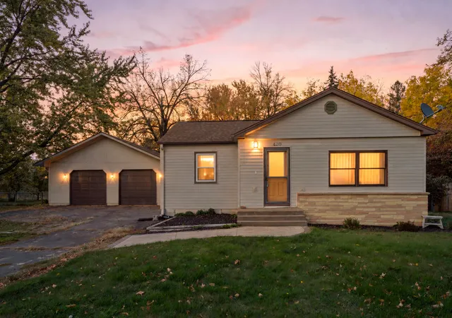 Single family home for sale at 420 2nd Street SE, Braham, MN 55006 | MLS# 7159356