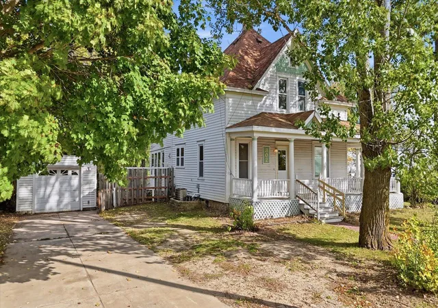 Photo 2 of Single family home for sale at 302 2nd Street Nw, Bertha, MN 56437 | MLS# 7159360 | Listing updated on 2026-10-23