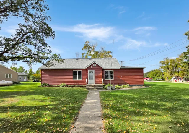 Single family home for sale at 601 1st Street S, Karlstad, MN 56732 | MLS# 7159364