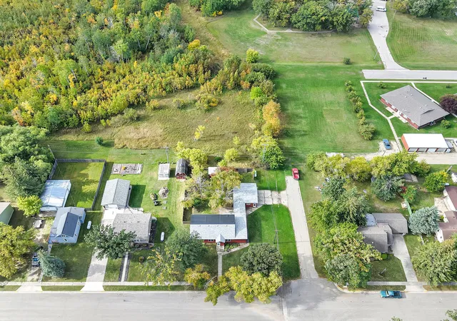 Photo 3 of Single family home for sale at 601 1st Street S, Karlstad, MN 56732 | MLS# 7159364 | Listing updated on 2026-10-26