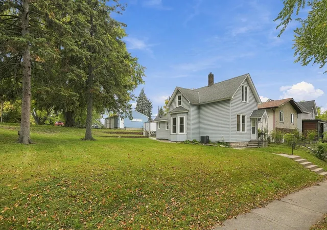 Photo 1 of Single family home for sale at 1087 Matilda St, Saint Paul, MN 55117 | MLS# 7159367 | Listing updated on 2026-10-14
