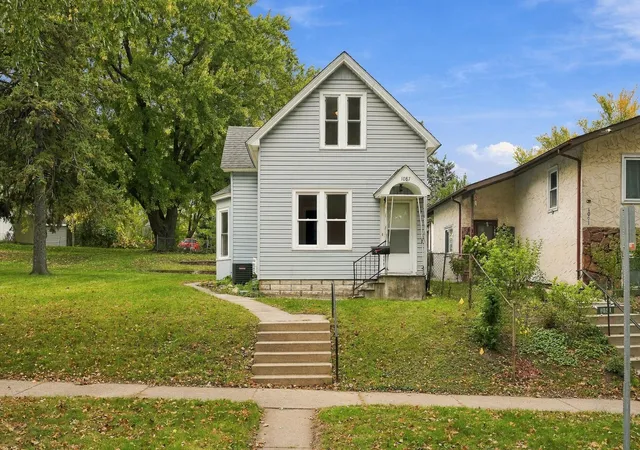 Photo 2 of Single family home for sale at 1087 Matilda St, Saint Paul, MN 55117 | MLS# 7159367 | Listing updated on 2026-10-14